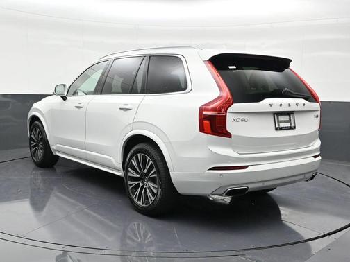 2020 Volvo XC90 T5 Momentum 7 Passenger