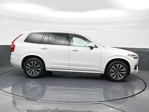 2020 Volvo XC90 T5 Momentum 7 Passenger