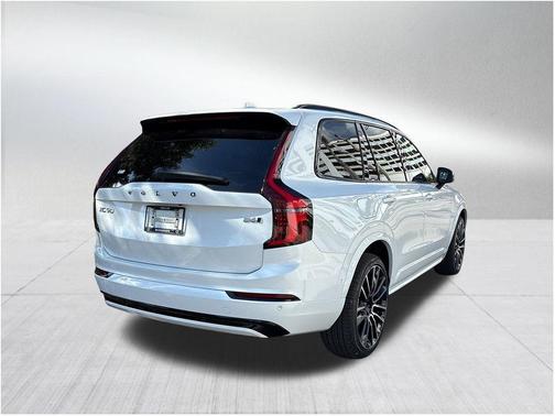 2026 Volvo XC90 B6 Ultra Dark Theme 7-Seater