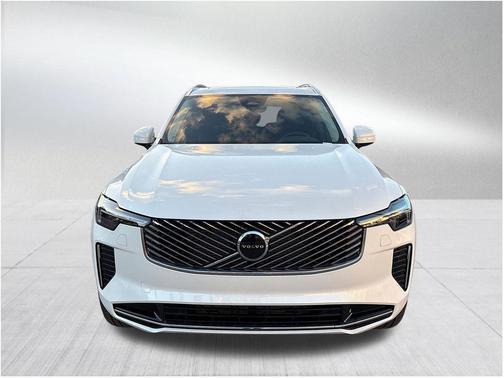 2026 Volvo XC90 B5 Core