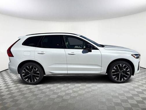 2026 Volvo XC60 B5 Ultra