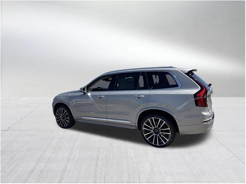 2025 Volvo XC90 B6 Ultra