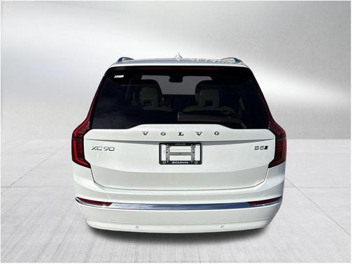2026 Volvo XC90 B5 Ultra 6-Seater