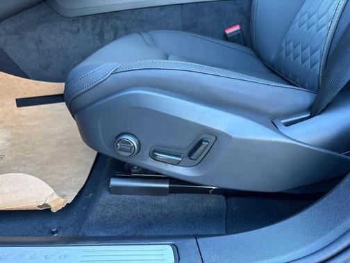 Denim Blue Metallic 2026 Volvo XC60 B5 Core