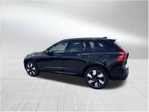 2025 Volvo XC60 Plug-In Hybrid T8 Plus