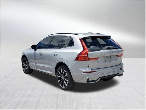 2023 Volvo XC60 B5 Plus Dark Theme