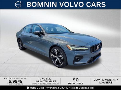 2024 Volvo S60 B5 Core Dark Theme