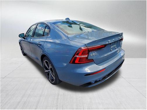 2024 Volvo S60 B5 Core Dark Theme