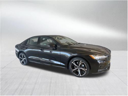 2025 Volvo S60 B5 Plus