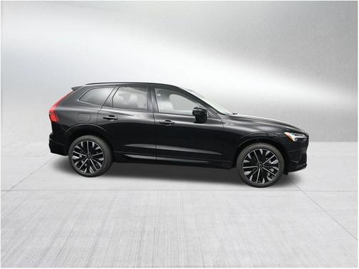 Onyx Black Metallic 2026 Volvo XC60 B5 Ultra