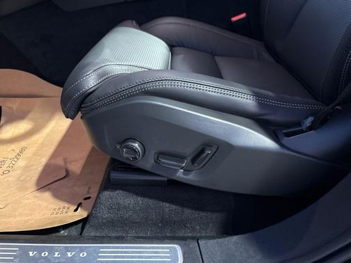 2026 Volvo XC90 B6 Ultra 7-Seater