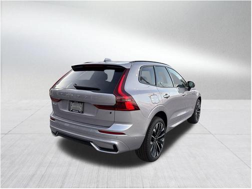 2026 Volvo XC60 B5 Ultra