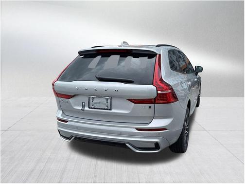 2025 Volvo XC60 B5 Core