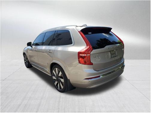 2023 Volvo XC90 Recharge Plug-In Hybrid T8 Ultimate Bright Theme 7-Seater