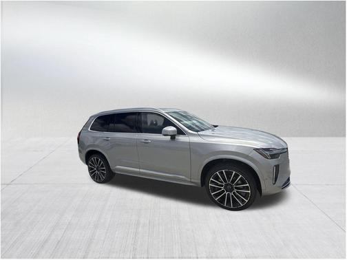 2025 Volvo XC90 B5 Plus 6-Seater