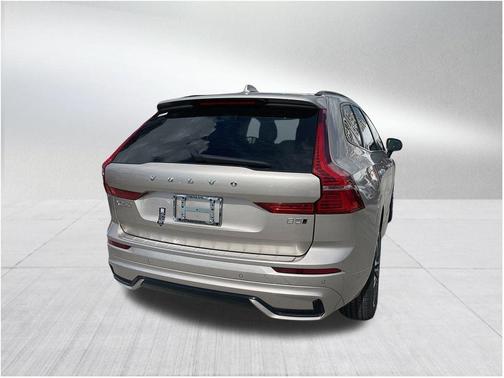2025 Volvo XC60 B5 Plus