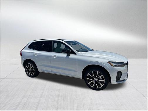 2025 Volvo XC60 B5 Plus