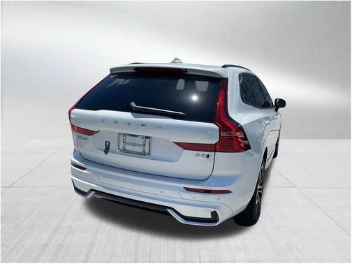 2025 Volvo XC60 B5 Plus
