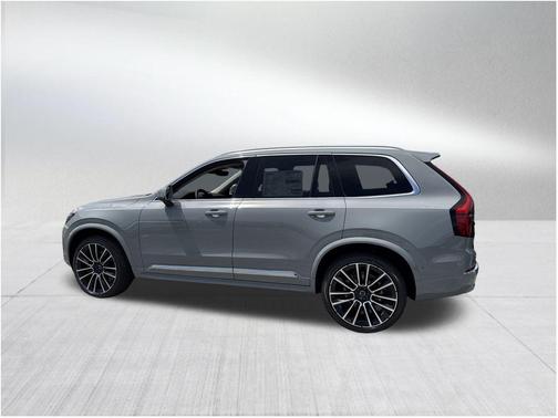 2025 Volvo XC90 B5 Plus 6-Seater