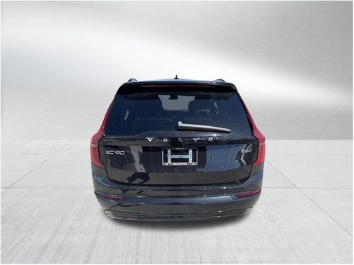 2026 Volvo XC90 B6 Ultra Dark Theme 7-Seater