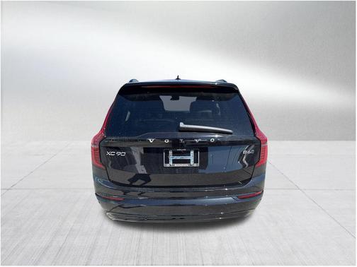 2026 Volvo XC90 B6 Ultra Dark Theme 7-Seater