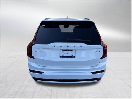 2026 Volvo XC90 B6 Ultra Dark Theme 7-Seater