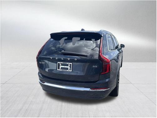 2026 Volvo XC90 B5 Core