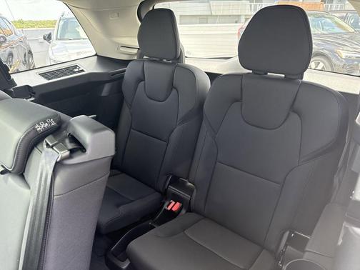 2026 Volvo XC90 B5 Core