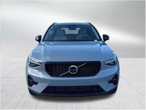 Gray Metallic 2026 Volvo XC40 B5 Ultra