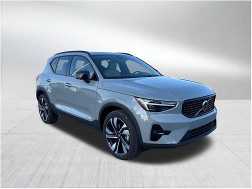 Gray Metallic 2026 Volvo XC40 B5 Ultra