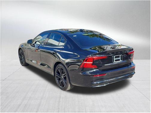 2024 Volvo S60 B5 Plus Black Edition