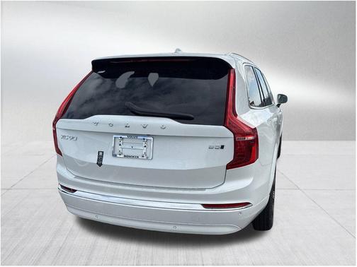 2025 Volvo XC90 B5 Ultra