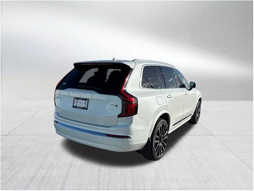 2026 Volvo XC90 B6 Plus 7-Seater