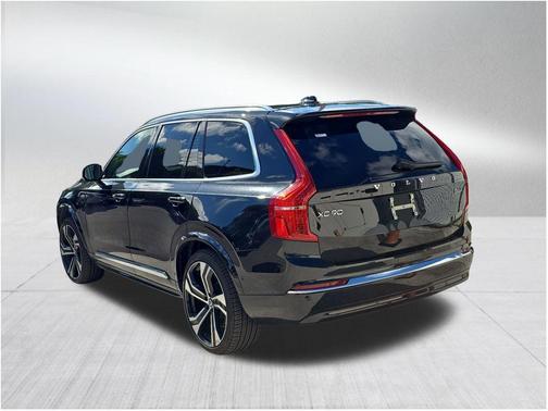 2024 Volvo XC90 B6 Ultimate Bright Theme 7-Seater