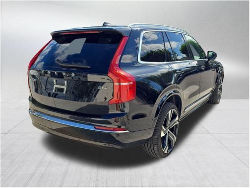 2024 Volvo XC90 B6 Ultimate Bright Theme 7-Seater