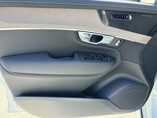 2026 Volvo XC90 B5 Plus 7-Seater