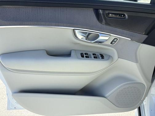 2026 Volvo XC90 B6 Ultra 7-Seater