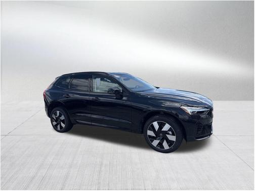 2025 Volvo XC60 Plug-In Hybrid T8 Plus
