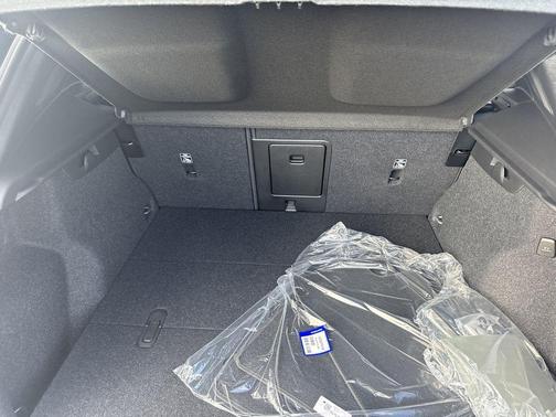 2026 Volvo XC40 B4 Plus