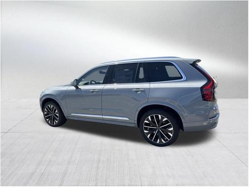 2025 Volvo XC90 B5 Plus