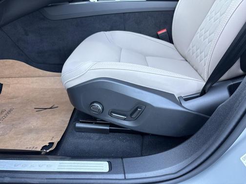 2026 Volvo XC60 B5 Core