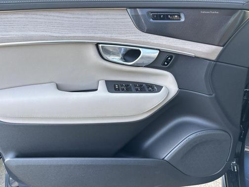 2026 Volvo XC90 B6 Ultra 7-Seater