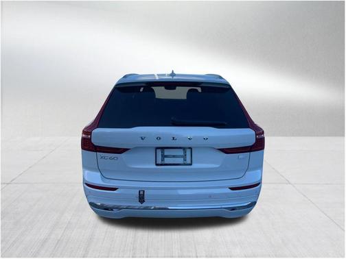 2023 Volvo XC60 Recharge Plug-In Hybrid T8 Core Bright Theme