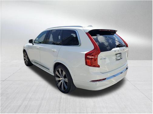 2024 Volvo XC90 Recharge Plug-In Hybrid T8 Ultimate Bright Theme 7-Seater