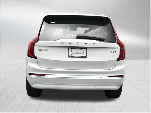Crystal White Pearl 2026 Volvo XC90 B6 Ultra 7-Seater
