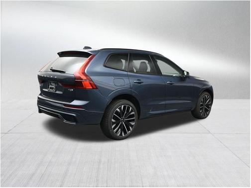 Denim Blue Metallic 2026 Volvo XC60 Plug-In Hybrid T8 Ultra