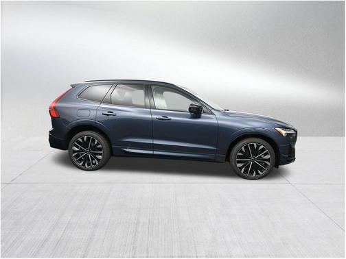 Denim Blue Metallic 2026 Volvo XC60 Plug-In Hybrid T8 Ultra