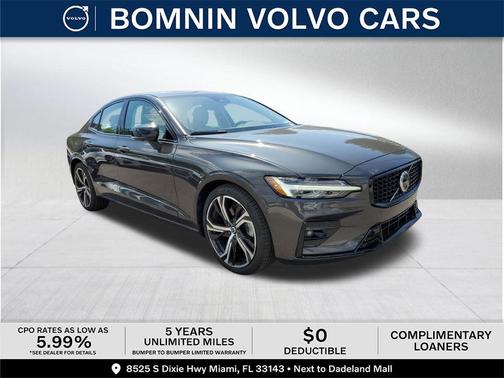 2024 Volvo S60 B5 Plus Dark Theme