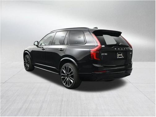 Onyx Black Metallic 2026 Volvo XC90 B6 Ultra Dark Theme 7-Seater