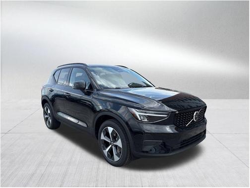 2026 Volvo XC40 B4 Core